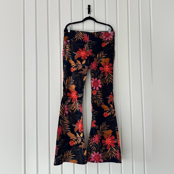 We The Free Pants - SOLD ❣️ We The Free Multicolor Patterned Pants